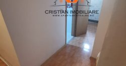 Garsoniera , bloc de apartamente, Parter, Cetate !