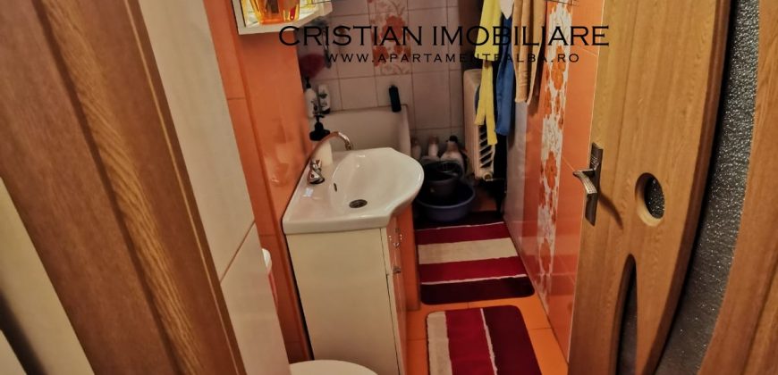 Apartament 2 camere , parter, Cetate !