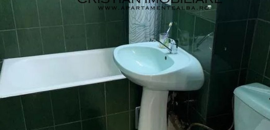 Apartament o camera , etaj 1, mobilat, utilat, Cetate!