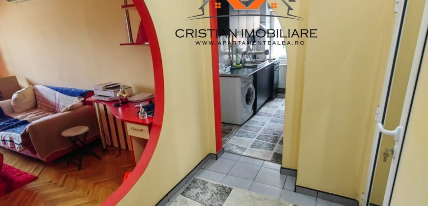 Apartament 2 camere, etaj 2, Cetate, zona buna!