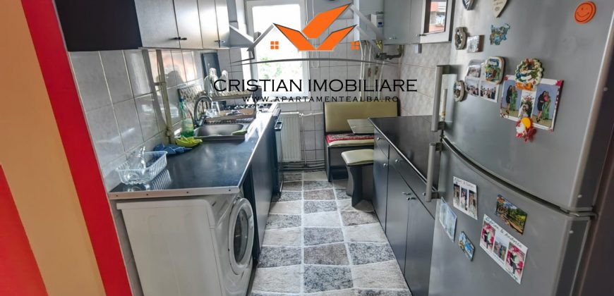 Apartament 2 camere, etaj 2, Cetate, zona buna!