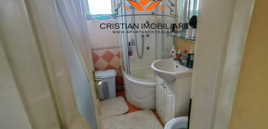 Apartament 2 camere, etaj 2, Cetate, zona buna!