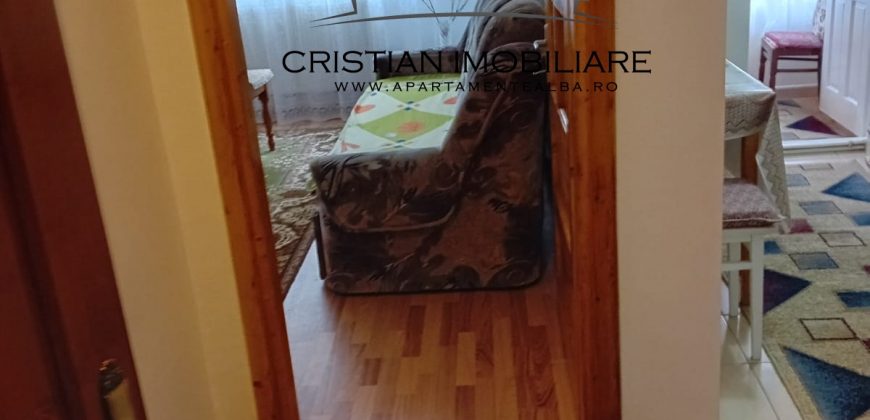 Garsoniera , etaj 1, mobilata, utillata, Cetate!