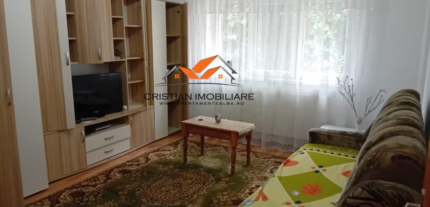 Garsoniera , etaj 1, mobilata, utillata, Cetate!