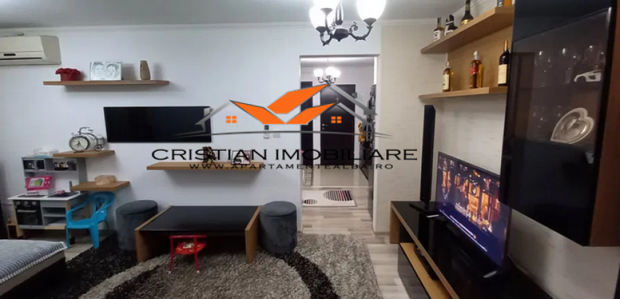 Apartament 3 camere decomandat, finisat complet, zona Cetate-Mercur!