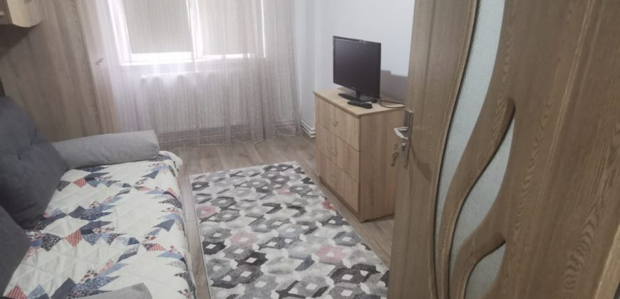 Apartament 3 camere decomandat , etaj 1, finisat, mobilat, utilat, Cetate-Liceul Sportiv!