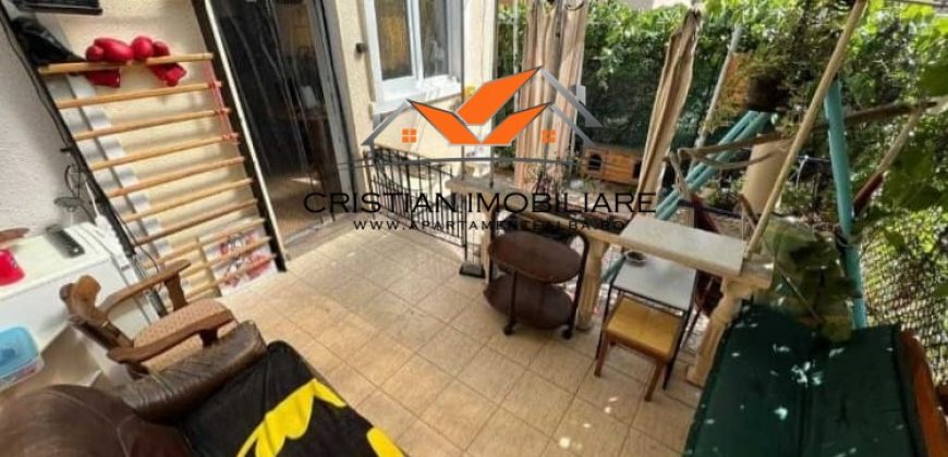 Casa 5 camere, cu garaj de inchiriat pentru echipa de muncitori!