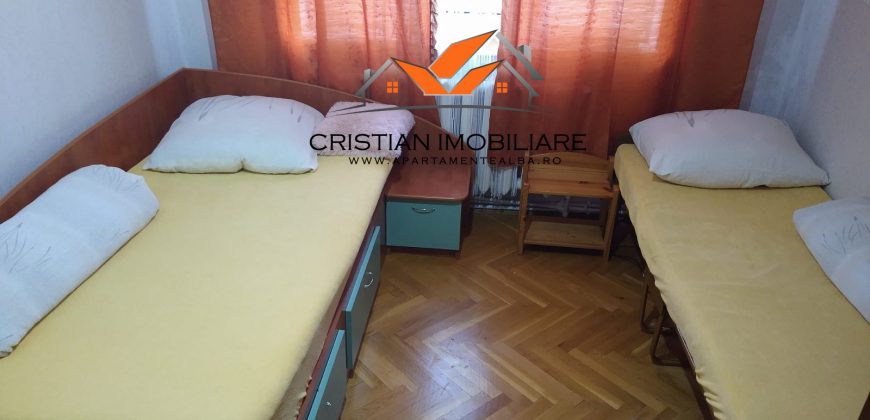 Casa 5 camere, cu garaj de inchiriat pentru echipa de muncitori!