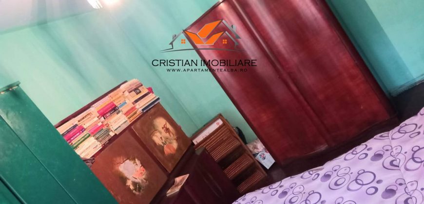 Apartament 2 camere , etaj 3, bloc de caramida, Cetate, zona buna!