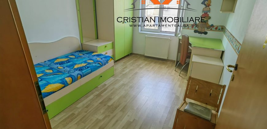 Apartament 3 camere ,finisat, mobilat, utilat, Cetate!