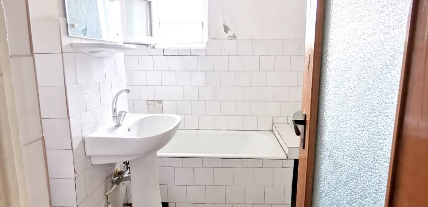 Apartament 3 camere, decomandat, Cetate-Lic. Sportiv!