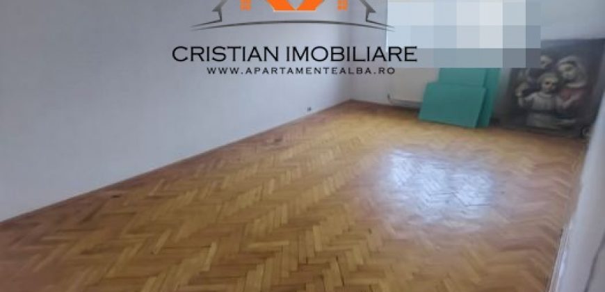 Apartament 2 camere decomandat, bloc izolat exterior, Cetate-Mercur!