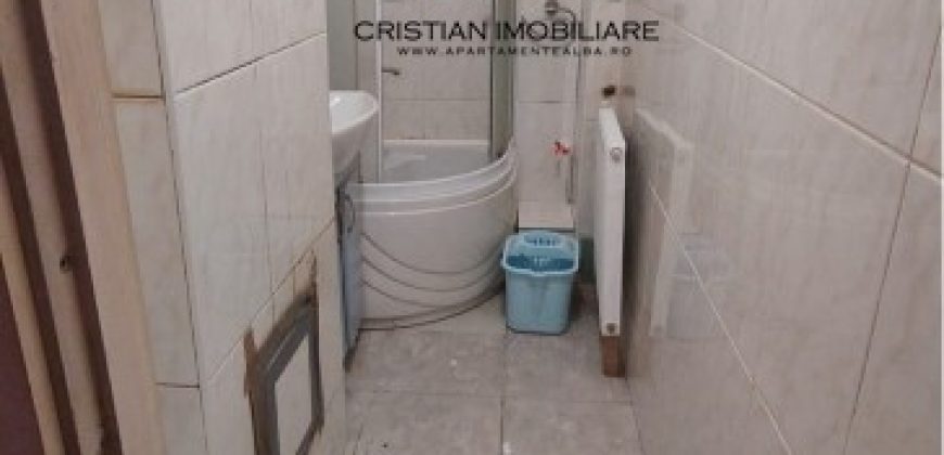 Apartament 2 camere, 42 mp, parter cu balcon,Centru!