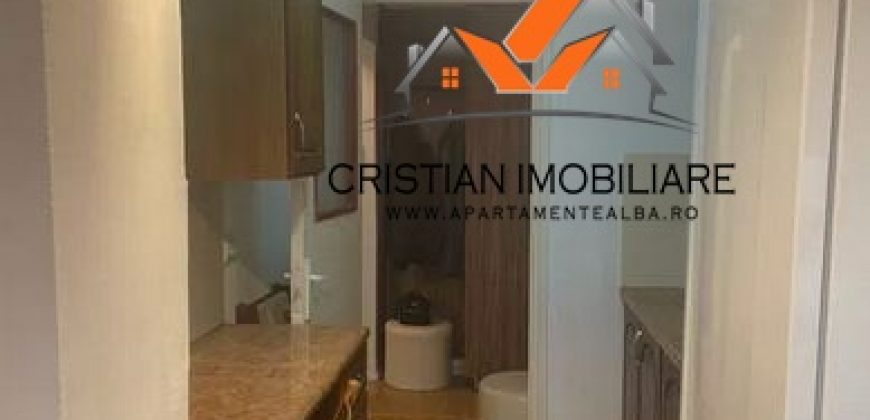 Garsoniera, etaj 1, mobilata, utilata, Cetate!