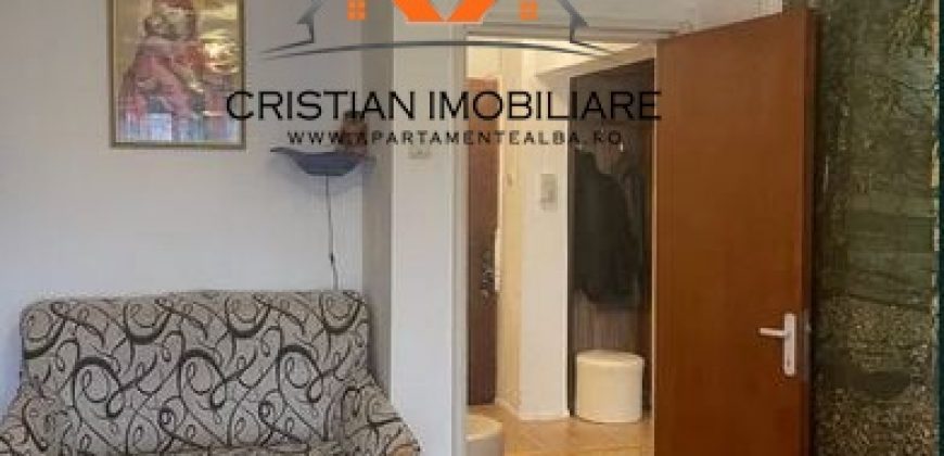 Garsoniera, etaj 1, mobilata, utilata, Cetate!