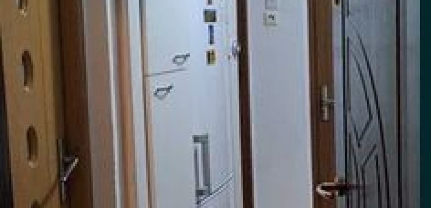 Apartament 2 camere , etaj 2, zona buna, Cetate !