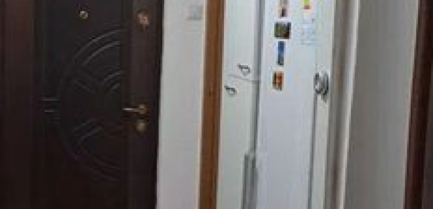 Apartament 2 camere , etaj 2, zona buna, Cetate !