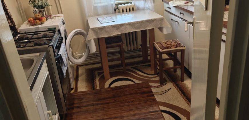 Apartament 2 camere decomandat, etaj 1, izolat exterior, Cetate!