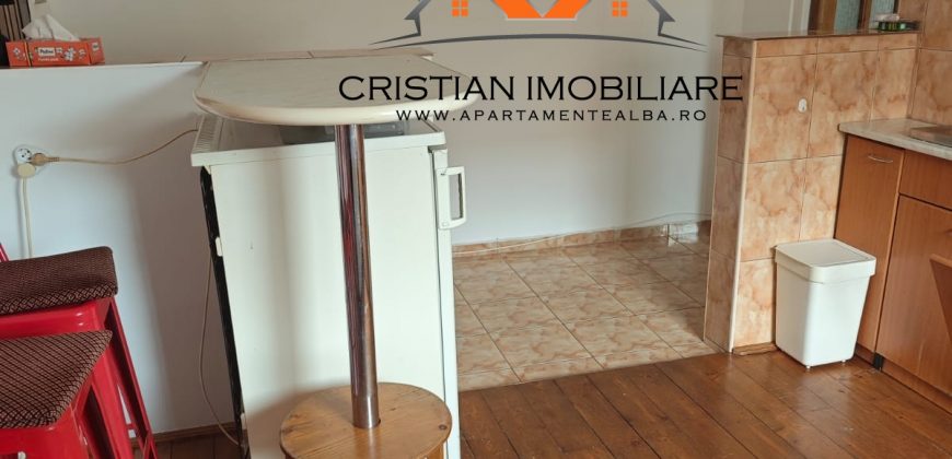 Apartament 2 camere, Parter inalt, cu balcon, Cetate!