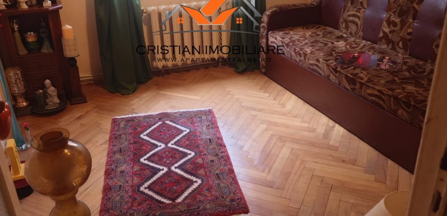 Apartament 3 camere , etaj 1, izolat exterior, Cetate!