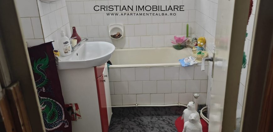 Apartament 3 camere , etaj 1, izolat exterior, Cetate!