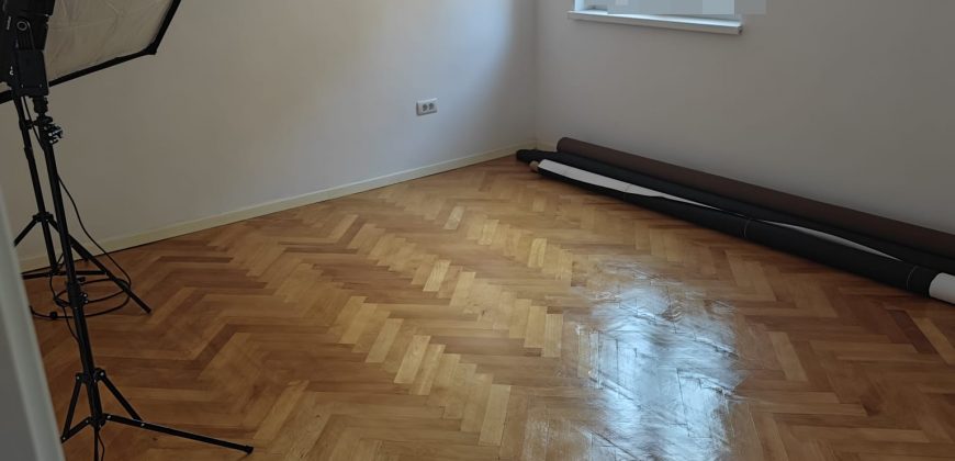 Apartament 2 camere, etaj 1, finisat, zona Centru!
