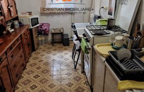 Apartament 3 camere decomandat , etaj 2, cu 2 bai, Cetate!