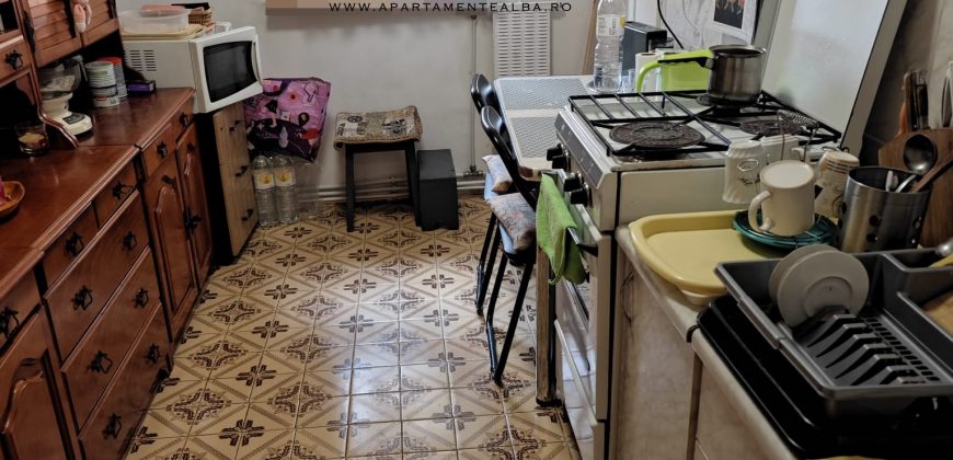 Apartament 3 camere decomandat , etaj 2, cu 2 bai, Cetate!