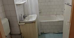 Apartament 3 camere decomandat, etaj 2, 2 bai, 2 balcoane, Cetate-Liceul Sportiv!