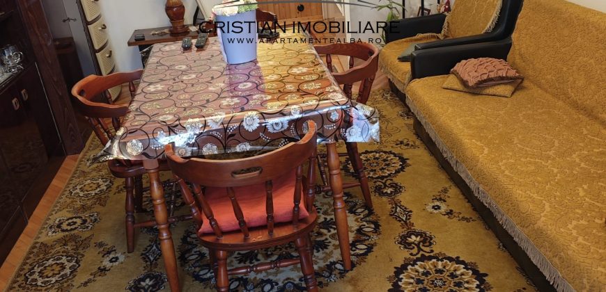 Apartament 3 camere decomandat , etaj 2, cu 2 bai, Cetate!