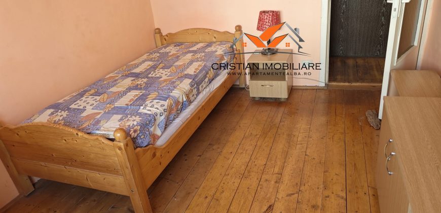 Apartament 3 camere decomandat, etaj 2, 2 bai, 2 balcoane, Cetate-Liceul Sportiv!