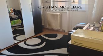 Garsoniera, etaj 3, in bloc foste proprietati, cu pivnita si boxa, Cetate!