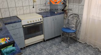Apartament 3 camere decomandat, etaj 2, 2 bai, 2 balcoane, Cetate-Liceul Sportiv!