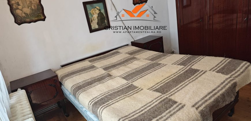 Apartament 3 camere decomandat, etaj 2, 2 bai, 2 balcoane, Cetate-Liceul Sportiv!