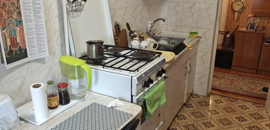 Apartament 3 camere decomandat , etaj 2, cu 2 bai, Cetate!