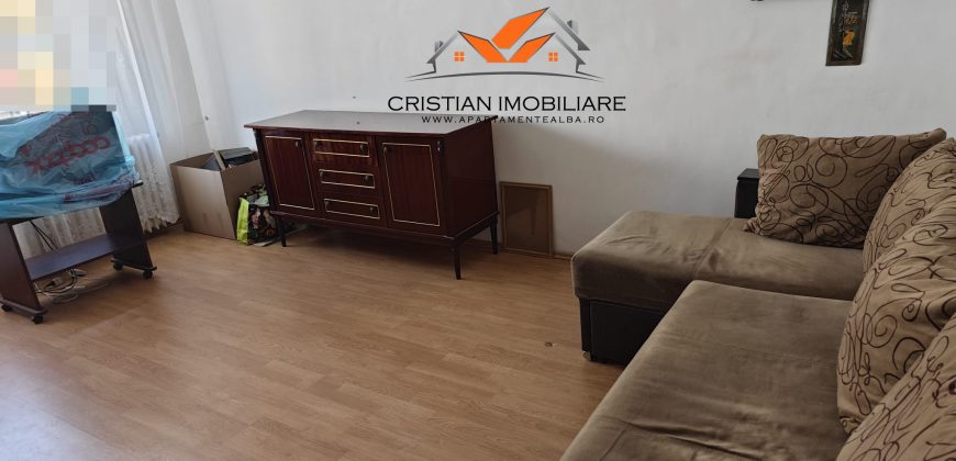 Apartament 3 camere decomandat, etaj 2, 2 bai, 2 balcoane, Cetate-Liceul Sportiv!