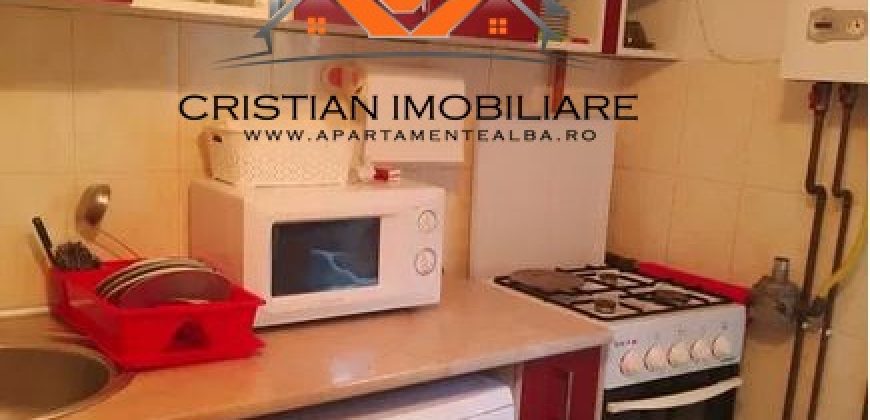 Garsoniera , etaj 1, mobilata, utilata, Cetate!