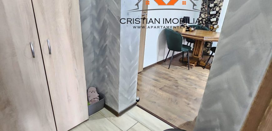 Apartament 3 camere, etaj 3, foste proprietati, finisat, Cetate!