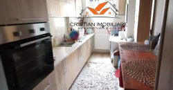 Apartament 3 camere, etaj 3, foste proprietati, finisat, Cetate!