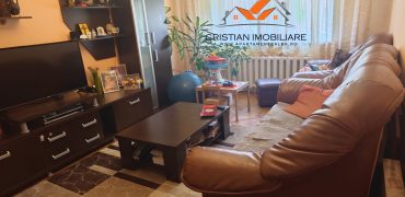 Apartament 3 camere decomandat, 2 bai, balcon inchis, Cetate-MERCUR!