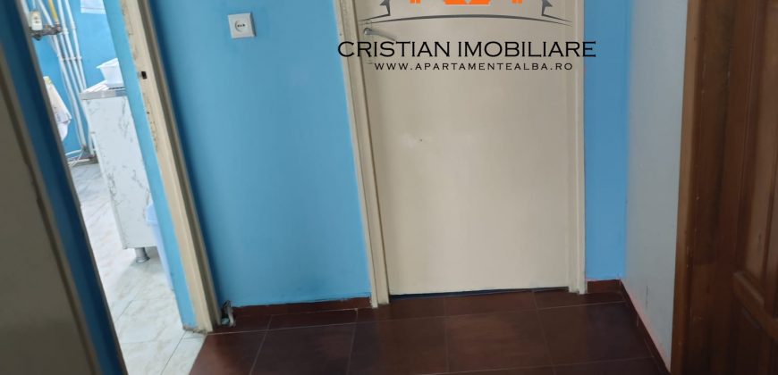Garsoniera , mobilata, utilata, cu balcon, Cetate-Mercur!