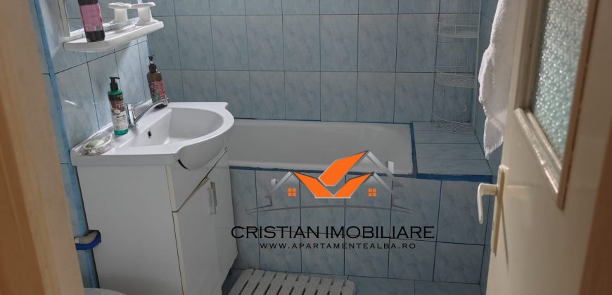 Apartament 3 camere decomandat, etaj 3, mobilat, utilat, Cetate-Mercur!