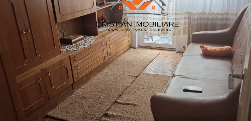 Apartament 3 camere decomandat, etaj 3, mobilat, utilat, Cetate-Mercur!