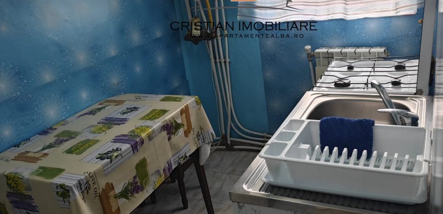 Garsoniera , mobilata, utilata, cu balcon, Cetate-Mercur!