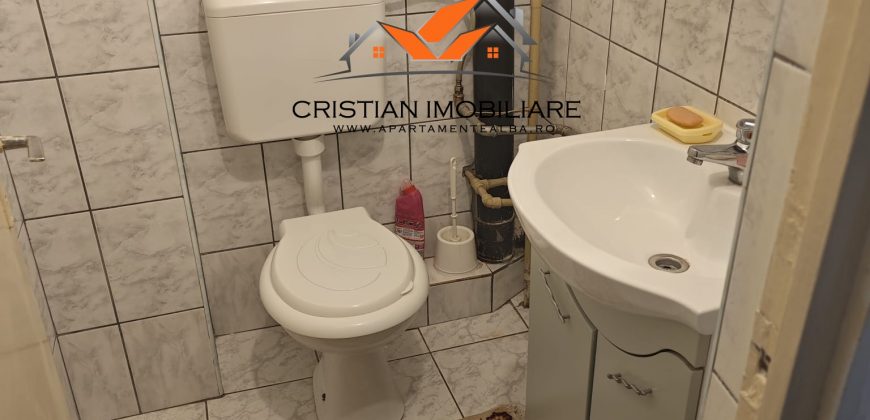 Apartament 3 camere decomandat, etaj 3, mobilat, utilat, Cetate-Mercur!