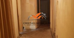Apartament 3 camere decomandat, etaj intermediar, Cetate!