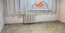 Apartament 3 camere decomandat, etaj intermediar, Cetate!