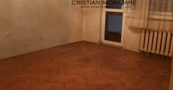 Apartament 3 camere decomandat, etaj intermediar, Cetate!