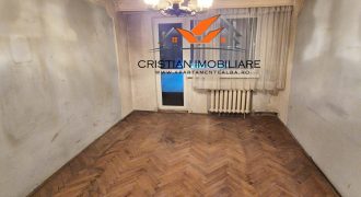 Apartament 3 camere decomandat, etaj intermediar, Cetate!