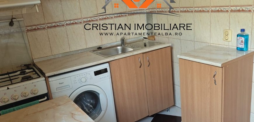 Garsoniera, etaj 2, Cetate!
